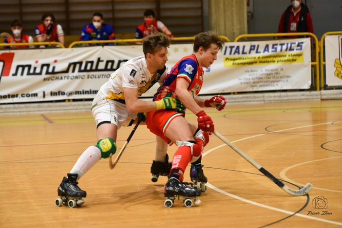 Matteo Brusa, a destra e Max Thiel impegnati in una fase di gioco (Foto Ilaria Pozzato)