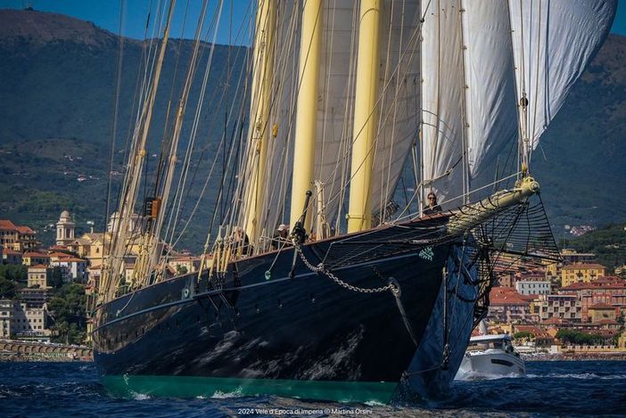 L'Eleganza del Passato Salpa Verso il Futuro a Imperia