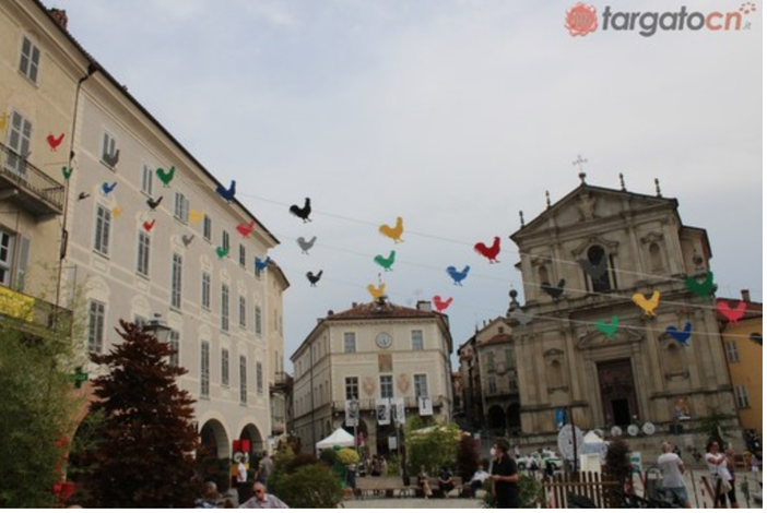 Film porno girato a Mondovì Piazza, il Comune sporge denuncia Film porno girato a Mondovì Piazza, il Comune sporge denuncia