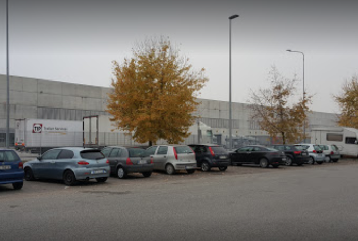 Uno degli ingressi del centro logistico Maxi Di