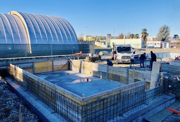 Ex Centro Nuoto: si lavora sull'area esterna
