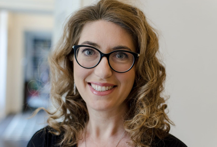 Valentina Petri e, sotto, la copertina del nuovo libro