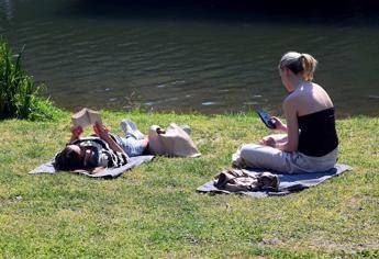 Ecco il caldo record sull'Italia, picchi fino a 28°C: le previsioni meteo Ecco il caldo record sull'Italia, picchi fino a 28°C: le previsioni meteo