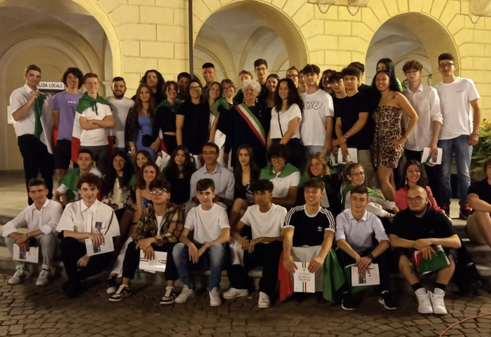 I coscritti santhiatesi del 2004 I coscritti santhiatesi del 2004