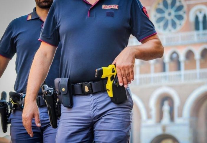 Il Sap: «Taser finalmente in dotazione alla Polizia di Vercelli» Il Sap: «Taser finalmente in dotazione alla Polizia di Vercelli»