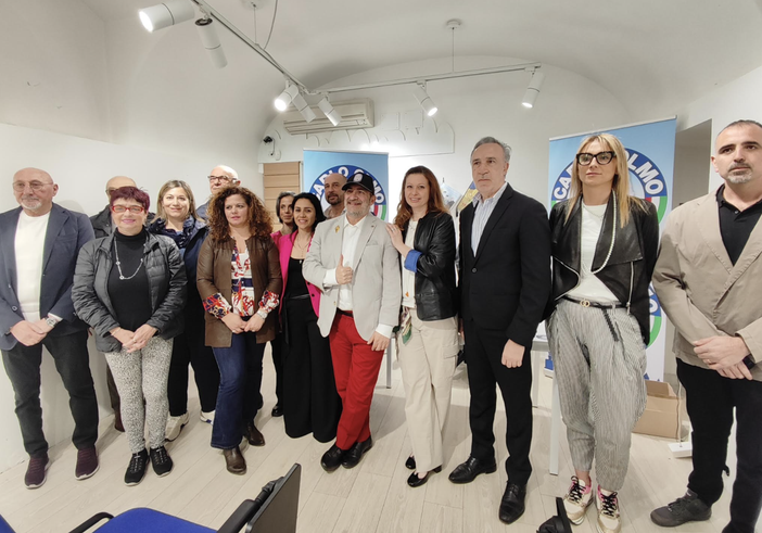 Olmo con i candidati della sua lista