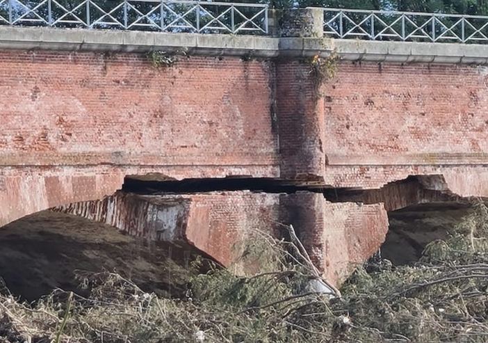 La pila crollata del ponte canale sul Cervo La pila crollata del ponte canale sul Cervo