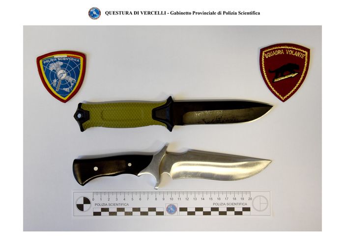 Durante la furibonda lite spuntano due coltelli: nei guai un 25enne Durante la furibonda lite spuntano due coltelli: nei guai un 25enne