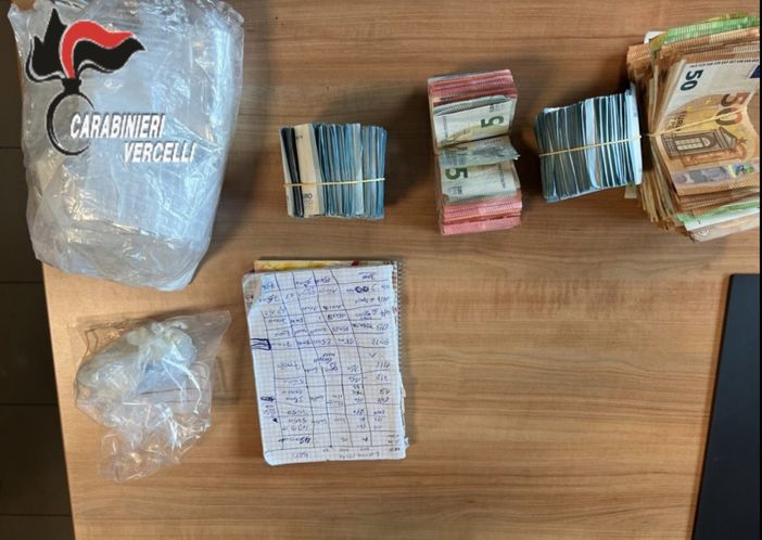 Maxi operazione antidroga a Novara, 4 arresti e 8 denunce Maxi operazione antidroga a Novara, 4 arresti e 8 denunce