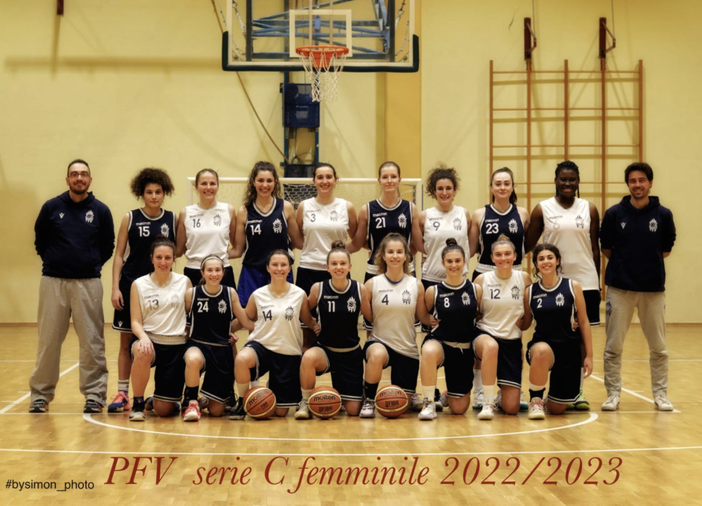 Pallacanestro Femminile Vercelli, foto ufficiale della prima squadra Pallacanestro Femminile Vercelli, foto ufficiale della prima squadra