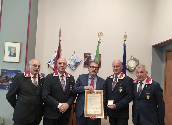 Il questore socio onorario dell'Associazione Polizia di Stato Il questore socio onorario dell'Associazione Polizia di Stato