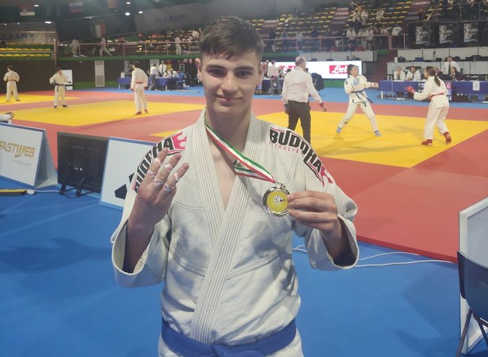 Jiujitsu: oro e argento per il vercellese Pietro Ferrero Jiujitsu: oro e argento per il vercellese Pietro Ferrero