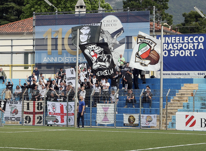 I tifosi al seguito della squadra (foto Lussoso) I tifosi al seguito della squadra (foto Lussoso)