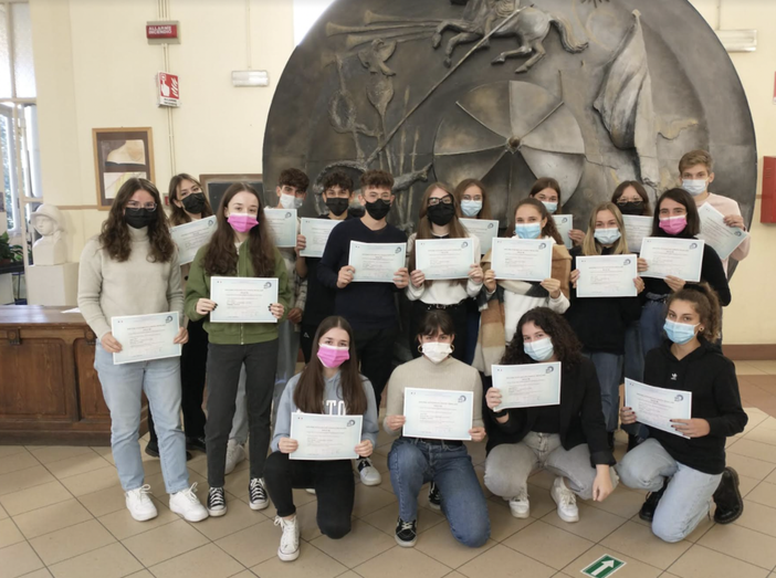 Certificazioni esterne di Lingue straniere: è l'ora di festeggiare Certificazioni esterne di Lingue straniere: è l'ora di festeggiare