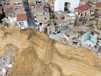 Niscemi, Schifani annuncia: "Da domani rimborso di 400 euro per ogni famiglia sfollata"