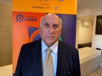 Salute, Mantovano (Aaee): "Con nuove terapie migliorata qualità di vita di persone con angioedema"