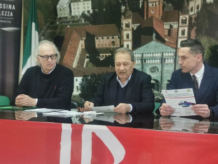 Abiti usati, la raccolta diventa porta a porta Abiti usati, la raccolta diventa porta a porta