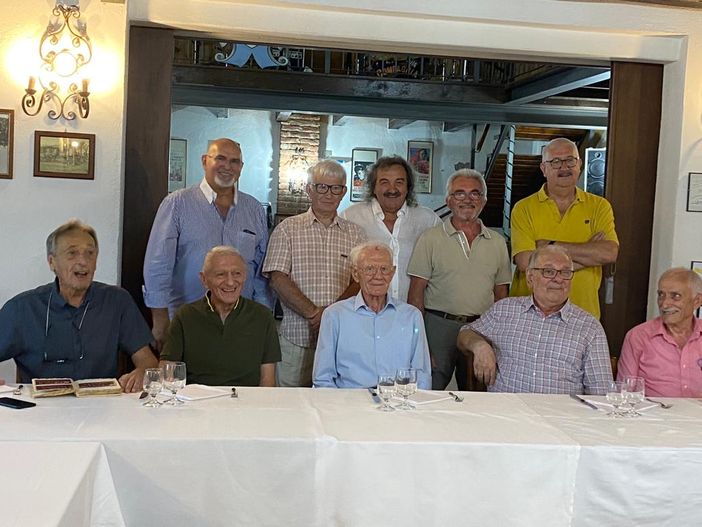 Serata sul filo dei ricordi per gli hockeisti di 50 anni fa