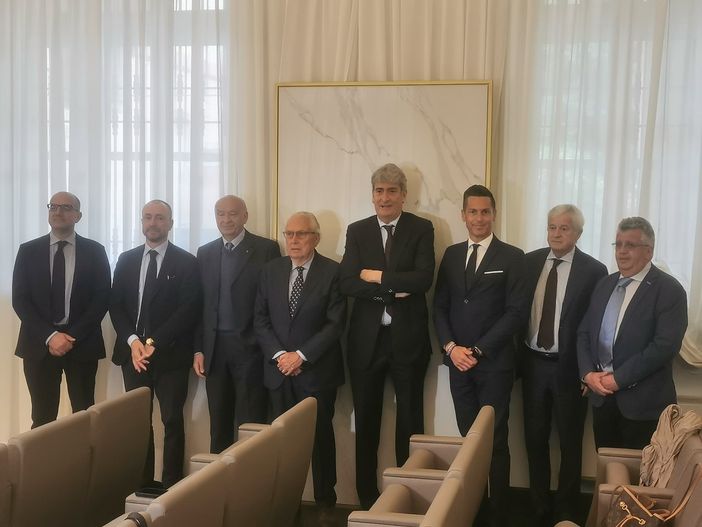 Sant'Andrea, arriva il robot chirurgico: Fondazione Crv investe quasi un milione di euro Sant'Andrea, arriva il robot chirurgico: Fondazione Crv investe quasi un milione di euro
