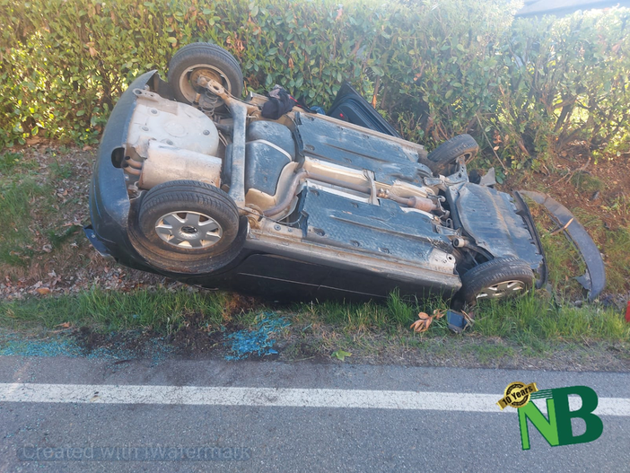 Curino, 90enne intrappolata ore nell’auto ribaltata Curino, 90enne intrappolata ore nell’auto ribaltata