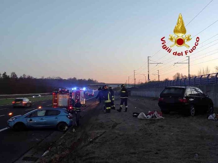 Incidente sulla A4: una persona incastrata tra le lamiere Incidente sulla A4: una persona incastrata tra le lamiere