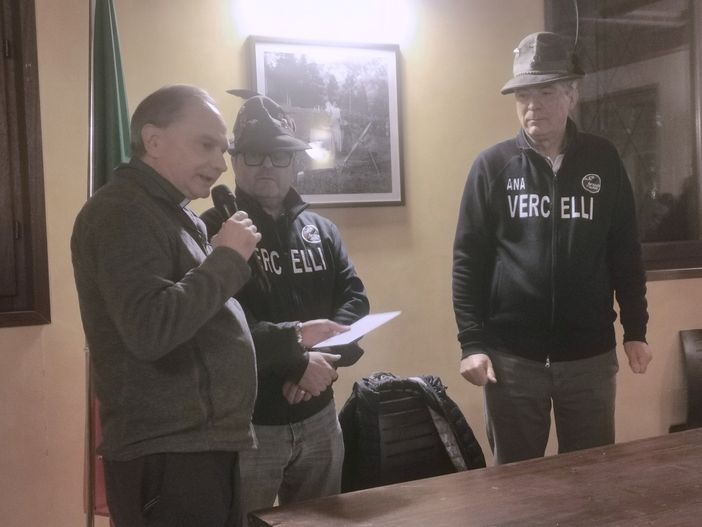 Caldarroste solidali degli Alpini di Porta Torino: consegnati i fondi