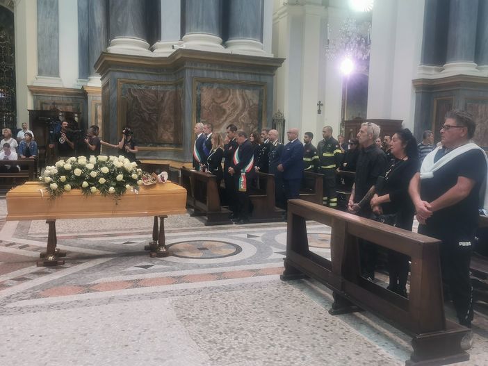 Strage di Brandizzo, il giorno delle lacrime per Michael Zanera Strage di Brandizzo, il giorno delle lacrime per Michael Zanera