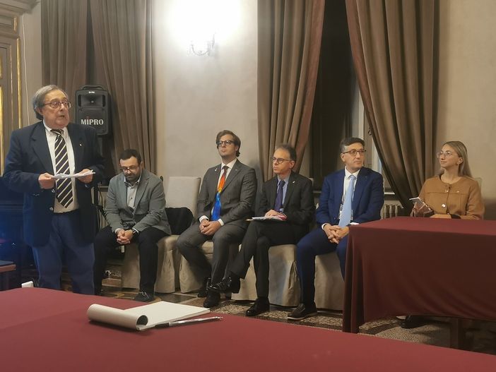 “Mangia e cresci con noi”: Rotary al fianco del Gruppo Volontariato Vincenziano per garantire il pasto in mensa ai piccoli “Mangia e cresci con noi”: Rotary al fianco del Gruppo Volontariato Vincenziano per garantire il pasto in mensa ai piccoli