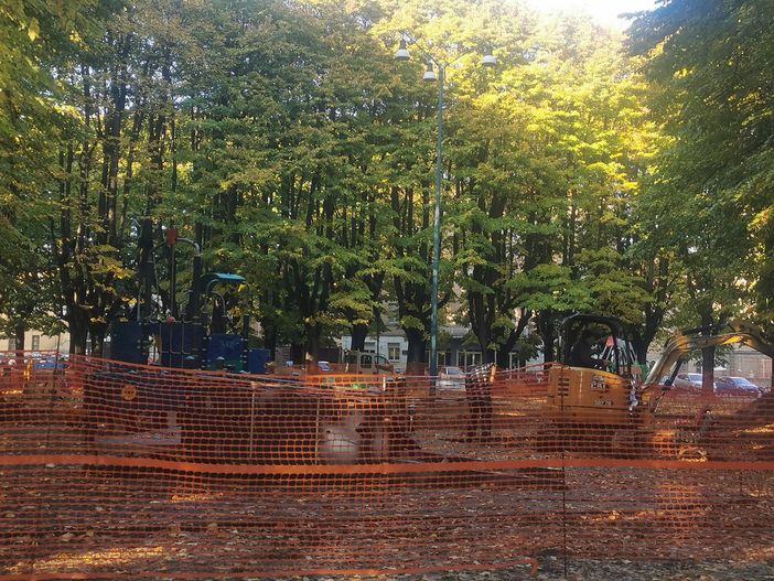 Lavori in corso al parco giochi di piazza Mazzini