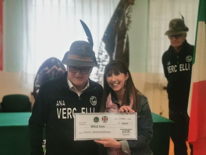 Il grande cuore degli Alpini per Angsa: mille euro grazie all'Uovo del Centenario