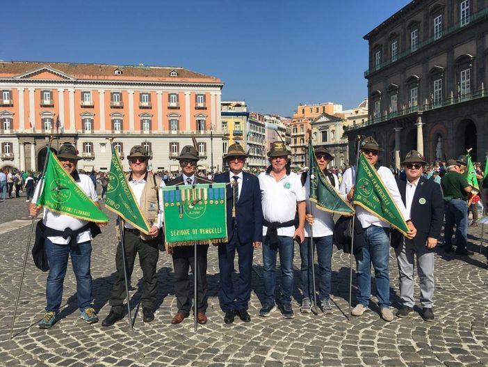 Alpini vercellesi a Bari e Napoli: il ricordo di don Pollo e la festa per i 150 anni del Corpo - FOTO