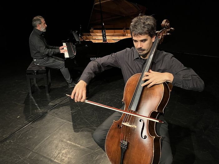 “Love Songs in the Dark”: musica al buio al museo Borgogna