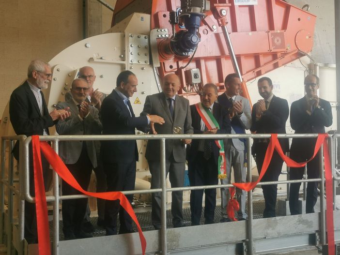 Apre "Cicular Wood", primo impianto di riciclo del legno per la produzione di pallet e pallet block - foto e video Apre "Cicular Wood", primo impianto di riciclo del legno per la produzione di pallet e pallet block - foto e video