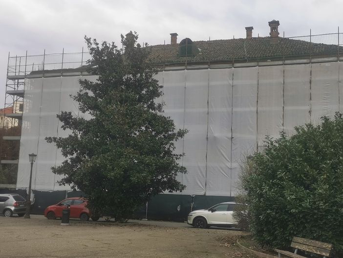 Teatro dei Nobili impalcato e "impacchettato"