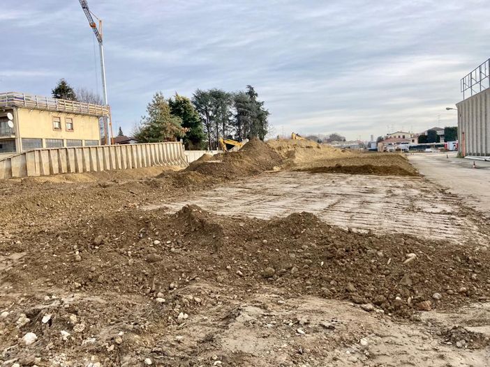 Corso Avogadro, si prepara la viabilità a raso - video e foto