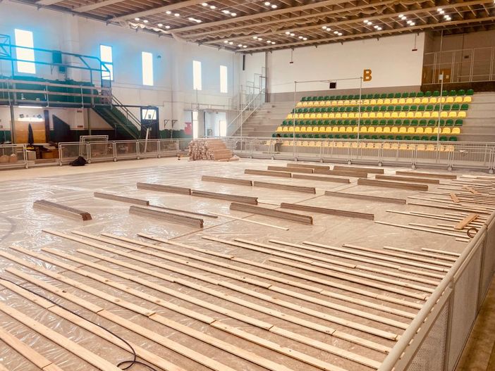 Nuovo parquet al Pala Pregnolato: cantiere alle battute finali