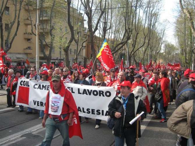 Manifestanti della Cgil
