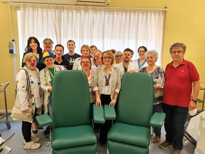 Sei nuovi poltrone per i pazienti oncologici