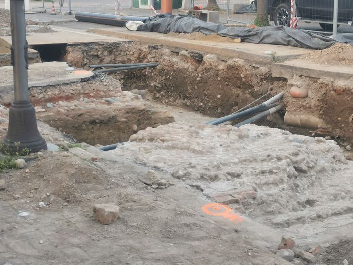 Riemergono i resti di una porta della Vercellae romana? - FOTO Riemergono i resti di una porta della Vercellae romana? - FOTO