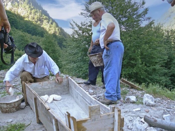 Quante storie tra le rocce: il laghetto del marmo Quante storie tra le rocce: il laghetto del marmo