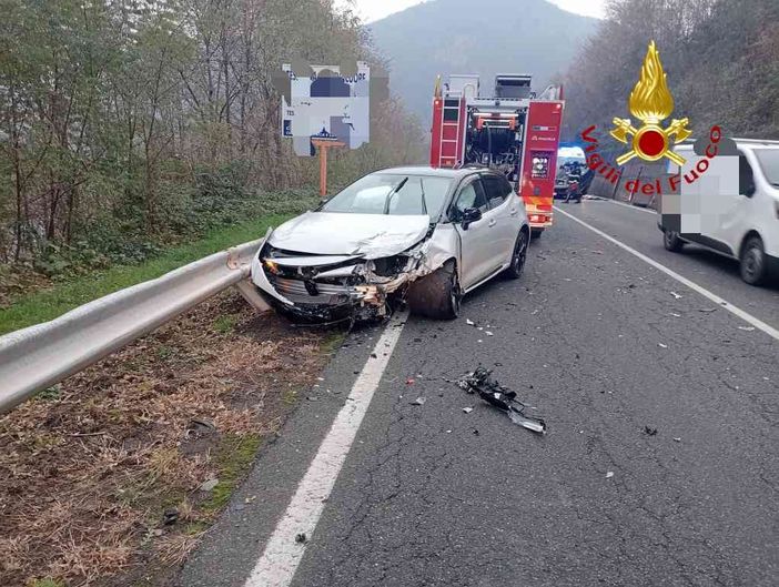Scontro ad Agnona: gravi danni alle auto, due persone in ospedale