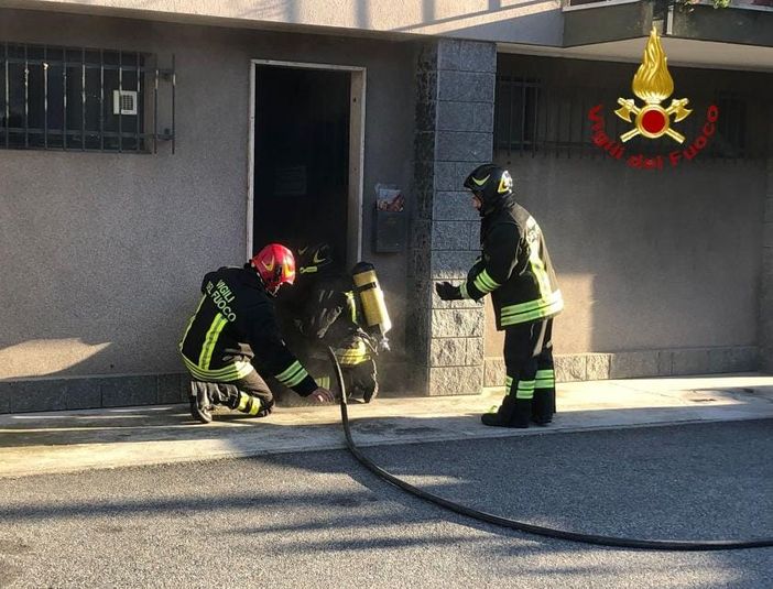 Principio di incendio in uno stabile di Santhià