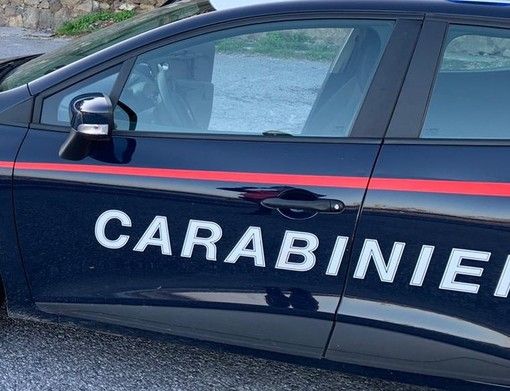 Confienza: accoltella la moglie 66enne e si toglie la vita sparandosi con un fucile