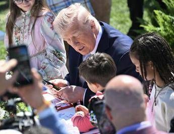 Trump e le discussioni con i bambini: "Ho 51 anni, Melania è un'attrice"