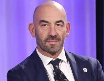 Kennedy Jr e la cocaina sniffata dal bordo del water, Bassetti: "Affermazioni che fanno inorridire" Kennedy Jr e la cocaina sniffata dal bordo del water, Bassetti: "Affermazioni che fanno inorridire"