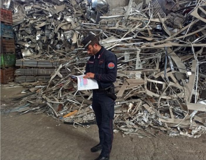 Traffico di rifiuti metallici, coinvolto anche il vercellese