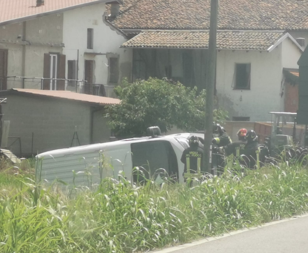 Oldenico, mezzo fuori strada