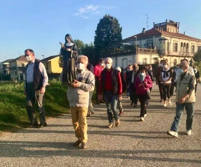 Isola: la statua di Santa Rita è tornata sull'argine