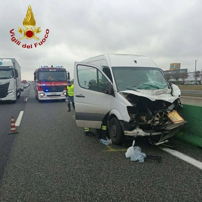 Incidente sulla A4: un ferito ricoverato a Vercelli Incidente sulla A4: un ferito ricoverato a Vercelli