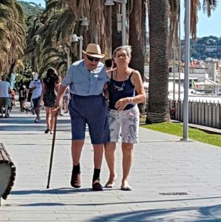 Berzero a passeggio con la figlia